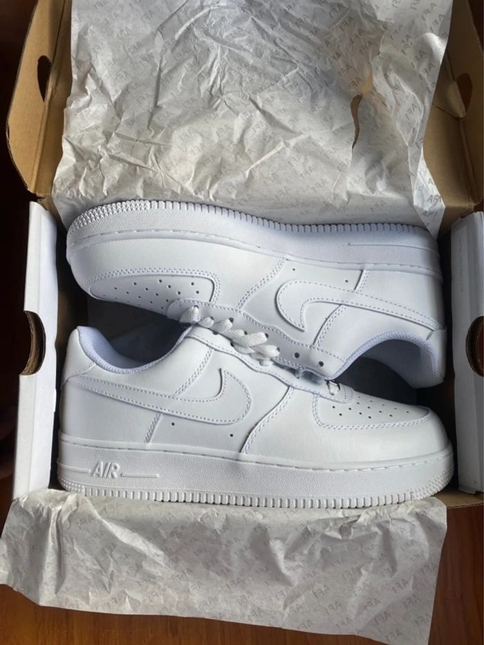 Nike Air Force 1 Low '07 White 44 - photo numéro 5