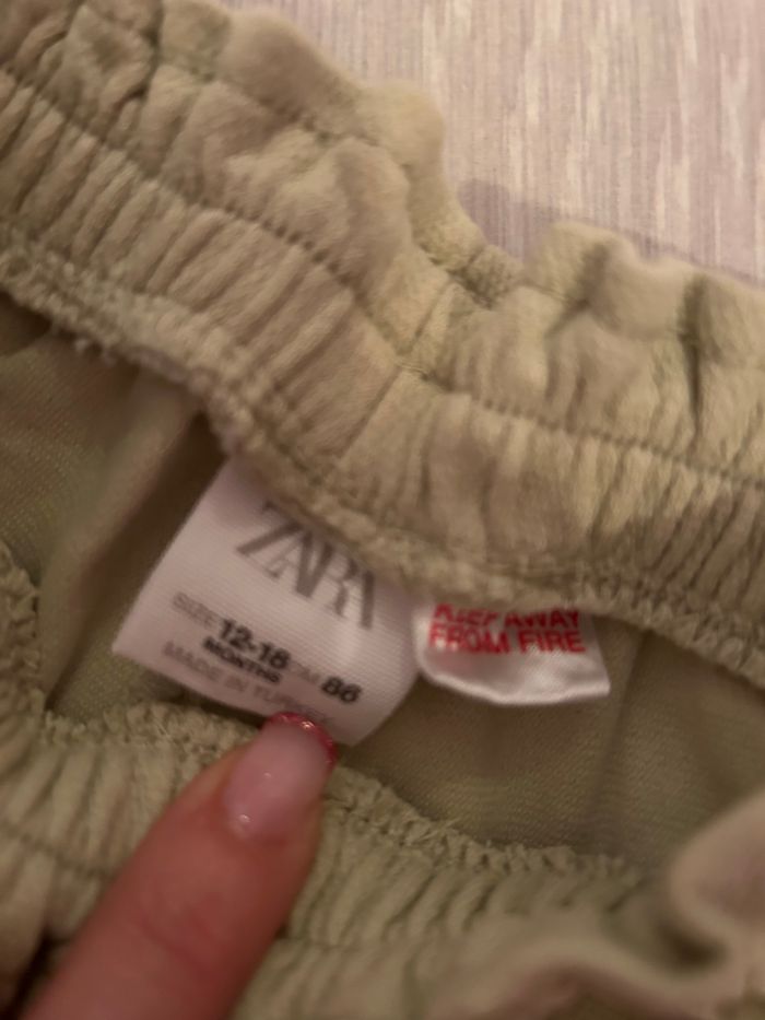 Pantalon Zara 12/18 mois - photo numéro 2