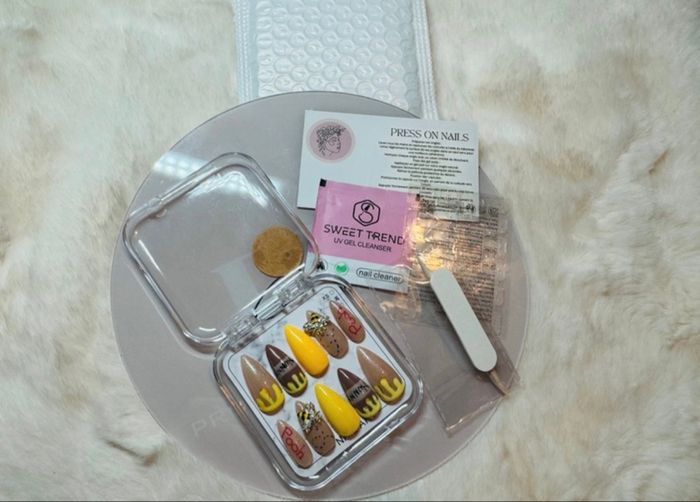 Press on nails - photo numéro 2