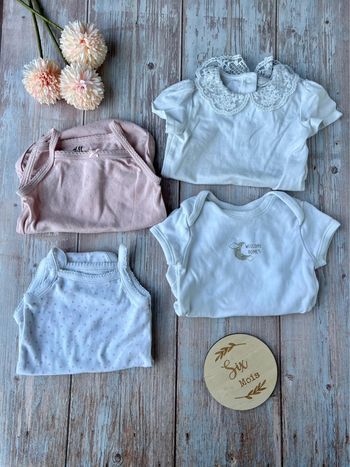 Lot de 4 bodies été 6 mois