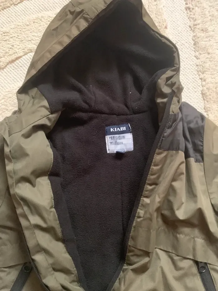 Veste d’hiver kaki et noire – Kiabi – Taille 4 ans (98-107 cm) - photo numéro 2