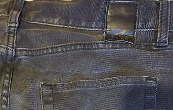 Jean hugo boss noir délavé tendance streewear