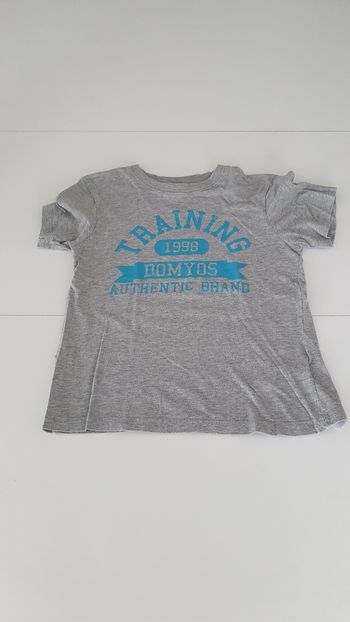 T shirt gris et bleu en 10 ans