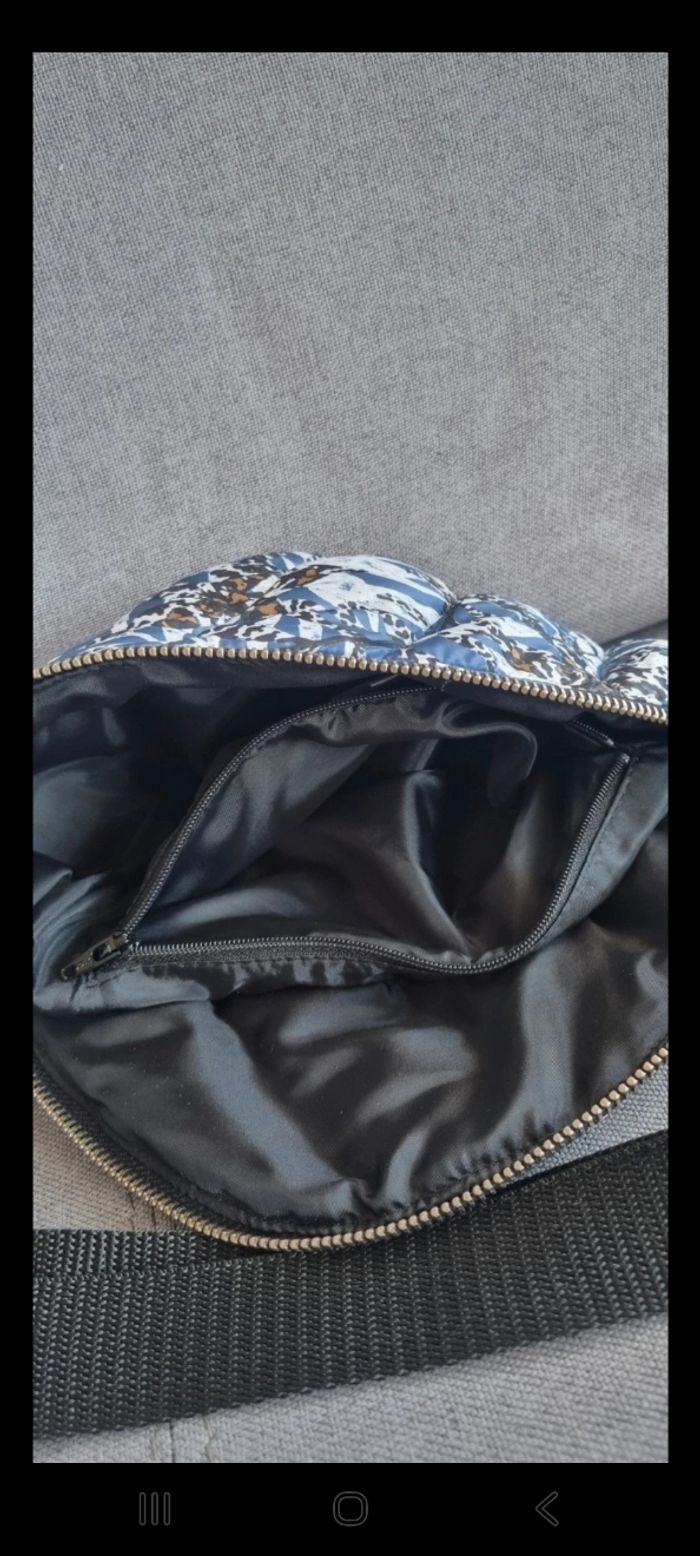Sac banane Damart neuf avec étiquette - photo numéro 4