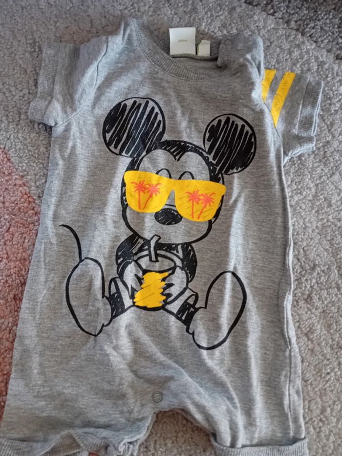 Combinaison légère 3 mois disney