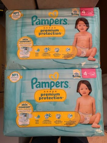 Lot 2 packs Pampers premium protection 4