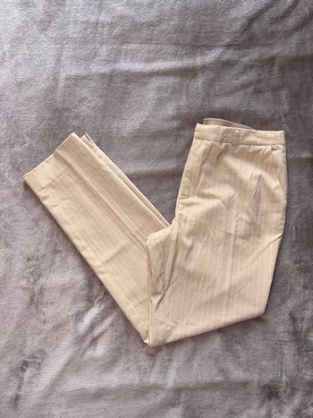 Pantalon beige stradivarius femme taille S en bon état.
