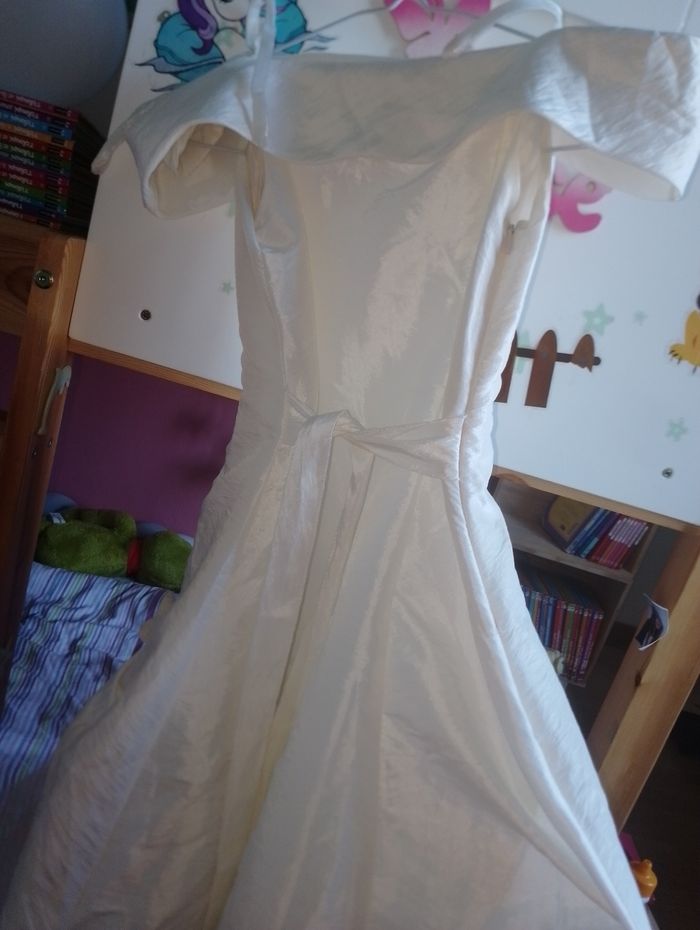 Robe écru fines bretelles avec fleurs 10 ans - photo numéro 2