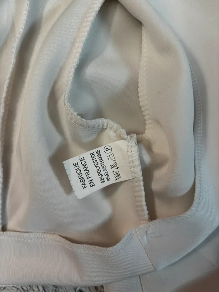 Robe courte blanche et noir, robe moulante taille unique (taille 36, 38, 40, 42) - photo numéro 9
