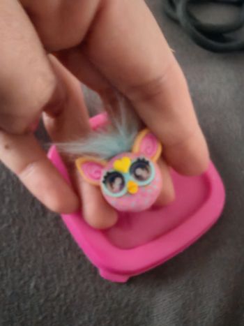 Mini figurine furby