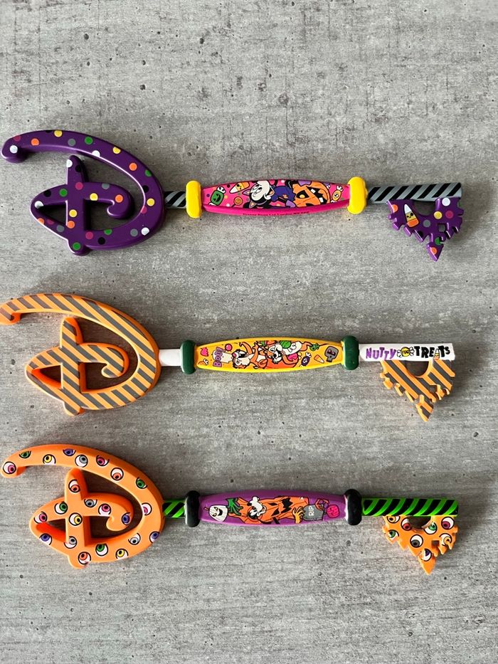 Lot 3 clés mystère Halloween Disney 2022 - photo numéro 4