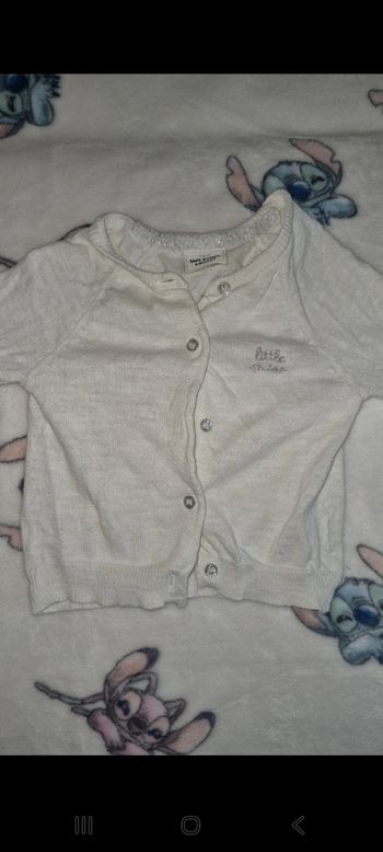 Gilet 6 mois en très bon état