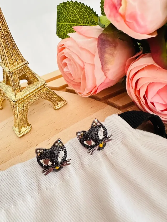 😺 Boucles d’oreilles Betsey Johnson – Chats noirs strassés - photo numéro 4