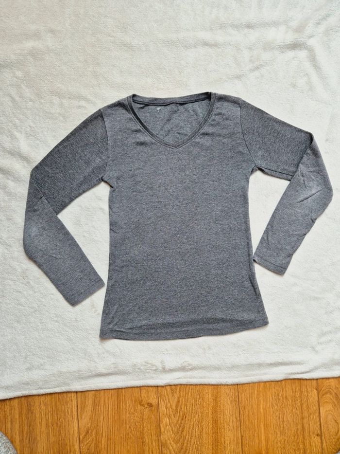 Pull leger gris fille col V 12 ans