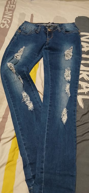 Jeans troué taille 38