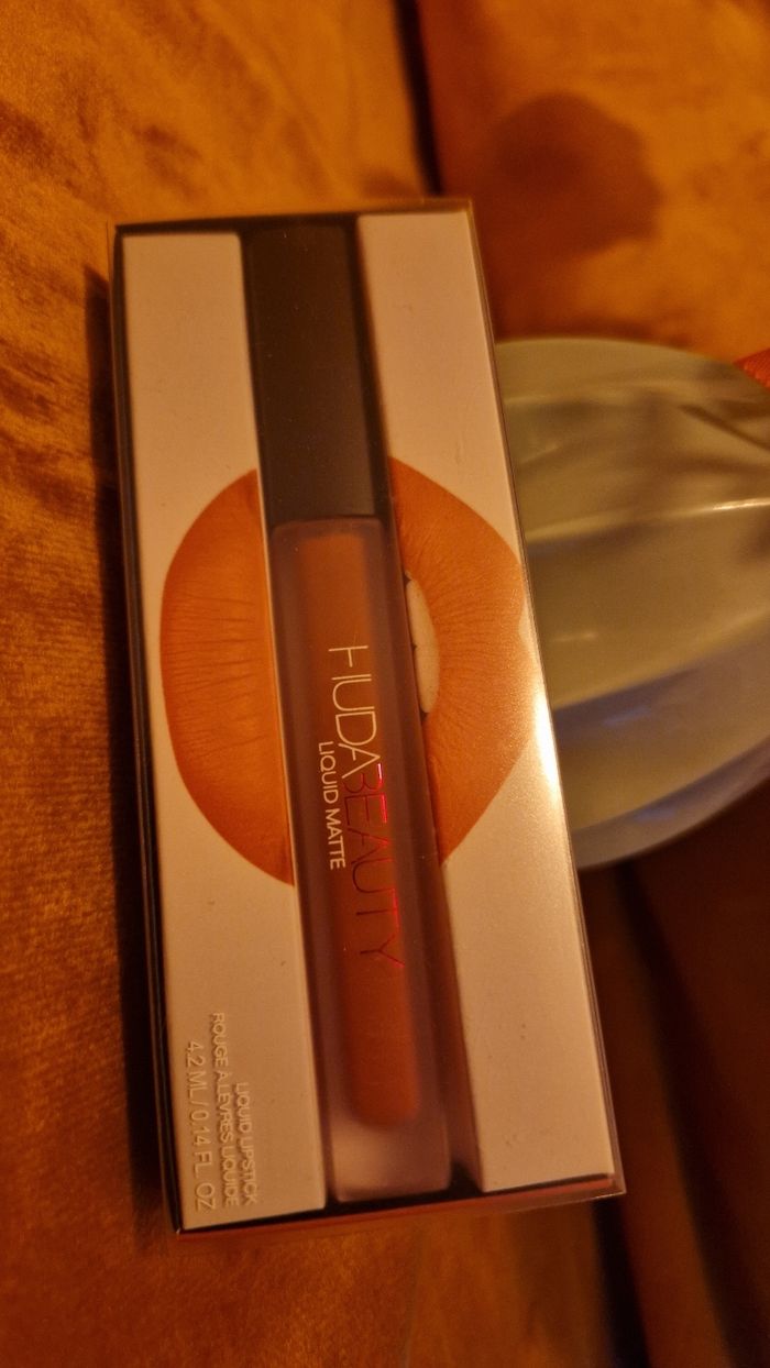 Huda Beauty liquid matte bombshell rouges à lèvres liquide 4.2ml neuf jamais utilisé jamais ouvert - photo numéro 2
