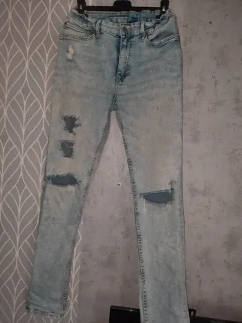 Jean troué skinny fit h&m 15 ans