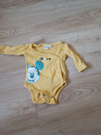 Body Mickey, marque Disney baby taille 1 mois
