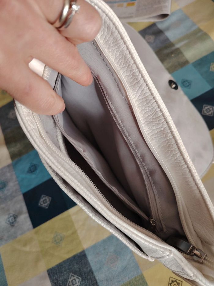 Petit sac à main blanc idéal pour mariage - photo numéro 14