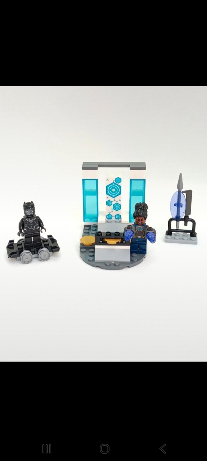 LEGO Marvel 76212 Black panther Le labo de Shuri 
Complet