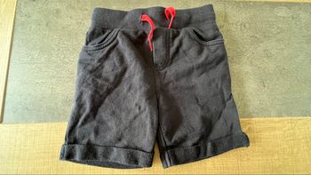 Short 2 ans