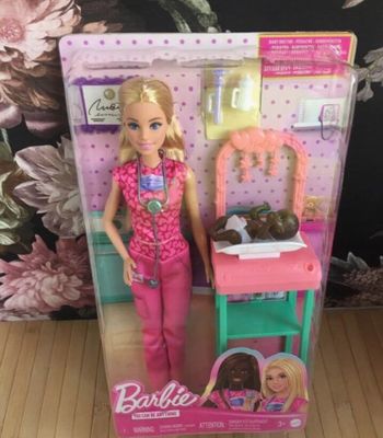 Pédiatre Barbie