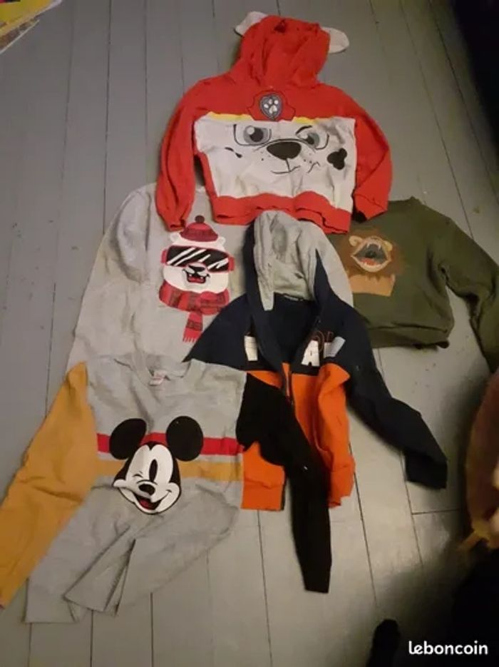 Vend lot pull garçon 6 ans - photo numéro 2