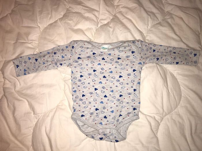 Lot Disney comprenant une grenouillère et un body - photo numéro 7