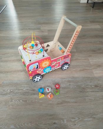 Chariot de marche en bois
