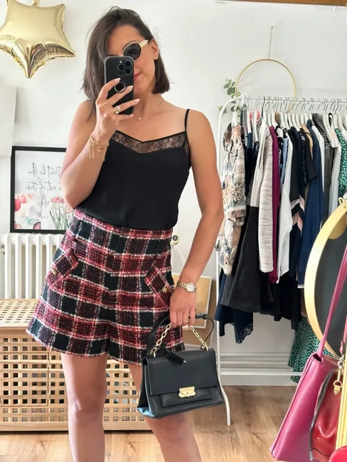 Short Maje noir rouge et blanc taille 40 - photo numéro 4