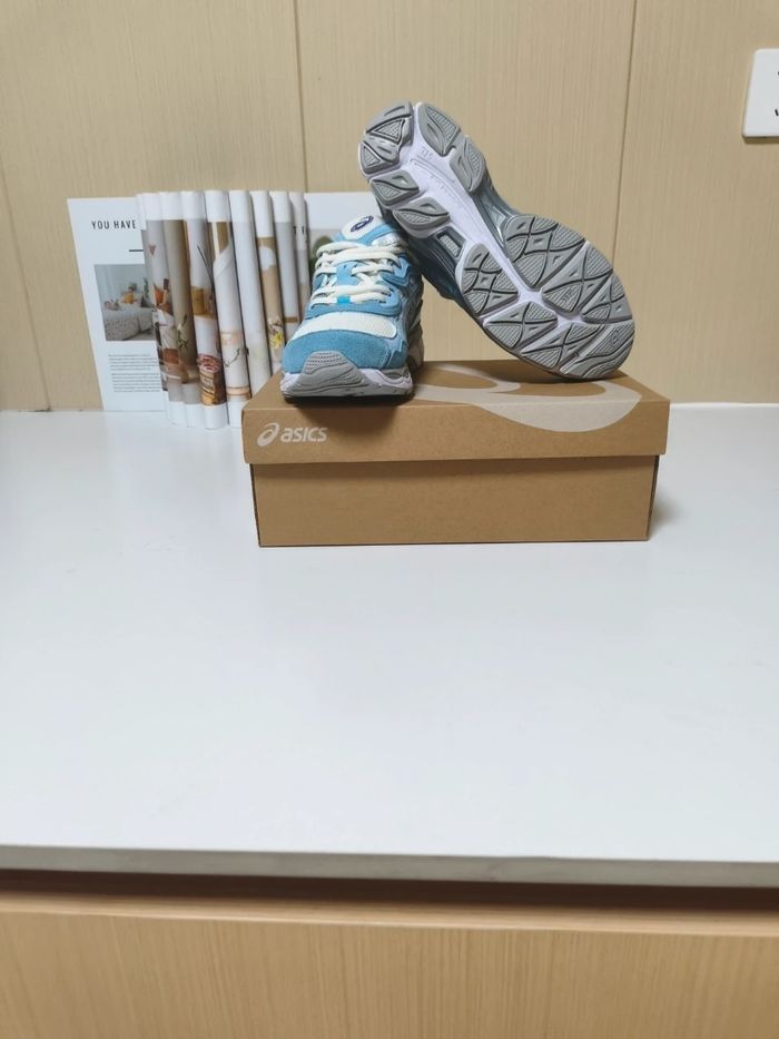 Originais ASICS Gel-NYC Cream Arctic Sky Taille 41.5 - photo numéro 3