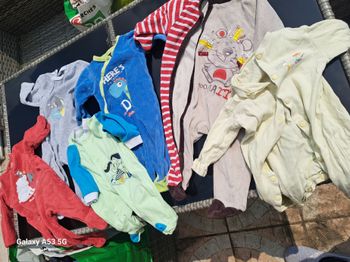 Lot 6 pyjamas fermeture devant 6 mois