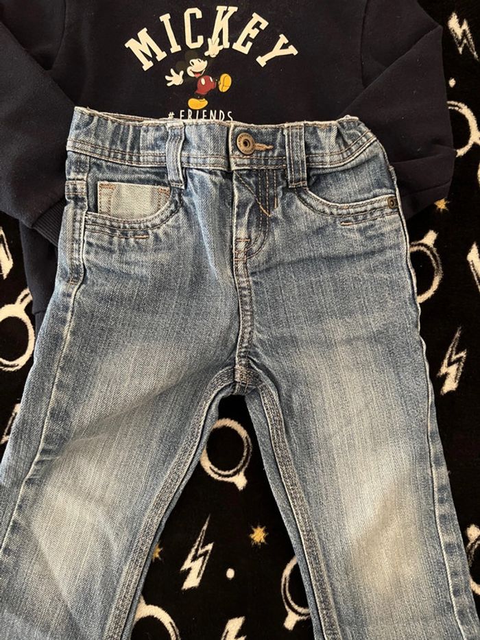 Pull Mickey + jean 3 ans - photo numéro 3