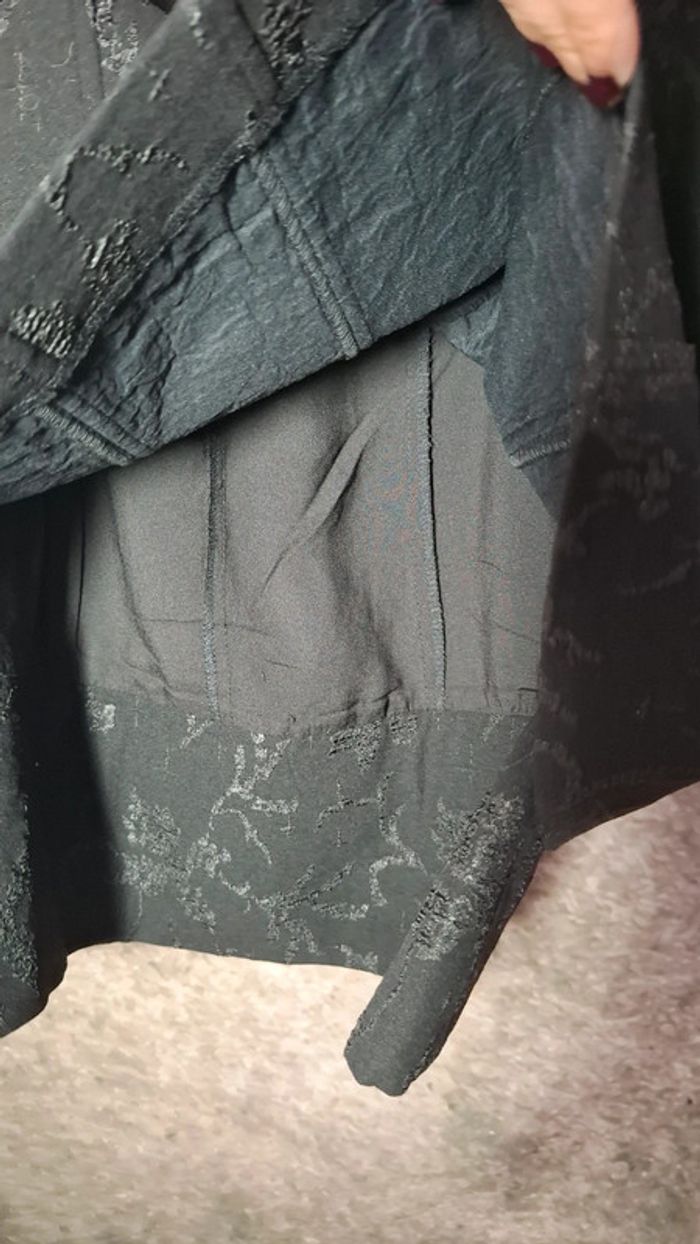 Robe noire fleurs tissu jacquard - photo numéro 8
