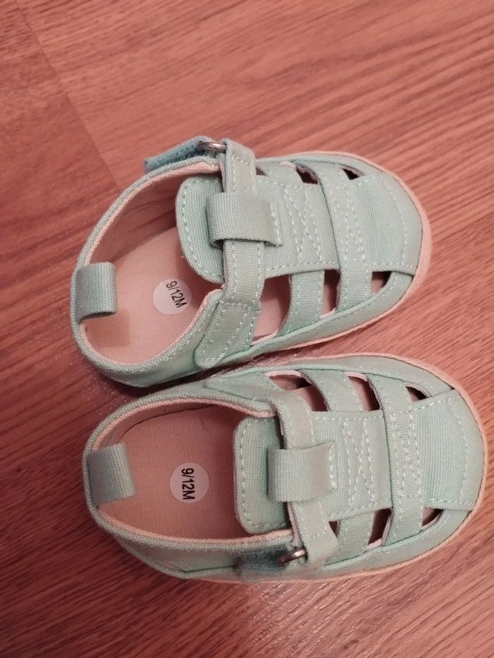 Chaussures 9/12 mois neuves - photo numéro 2