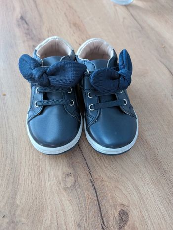 Baskets bleu bébé taille 21