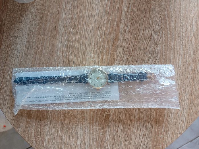Montre bleu marine neuve - photo numéro 6