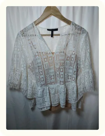 Haut blouse dentelle blanche femme BCBG Maxazria