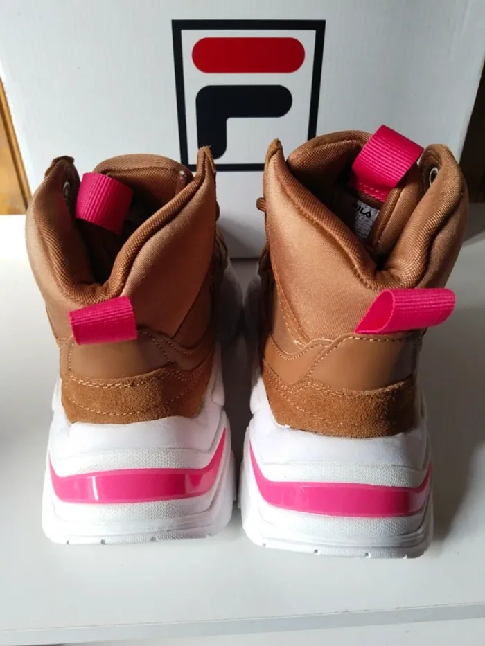 Superbes baskets sneakers femme grosse semelle marque Fila pointure 36 - photo numéro 5