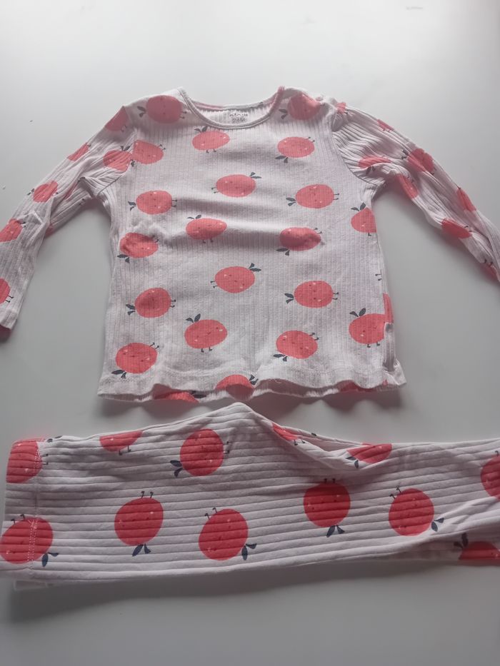 Lot de 22 articles bébé fille  24mois