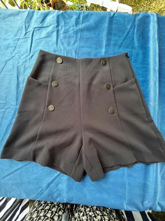 Short noir - photo numéro 3