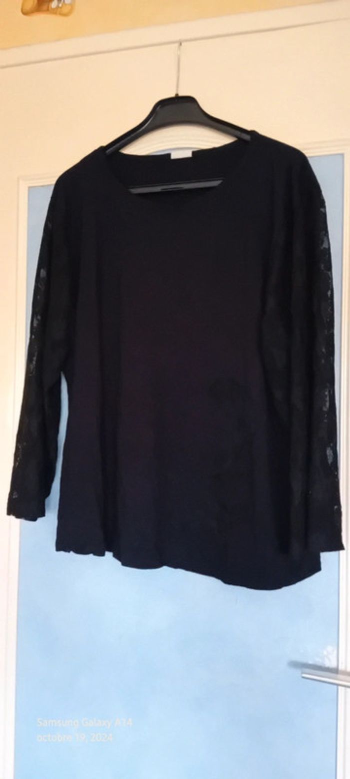 Haut viscose avec dentelle et broderies noir femme 54 in extenso - photo numéro 4