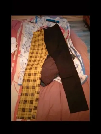 Pantalon jambes différentes
