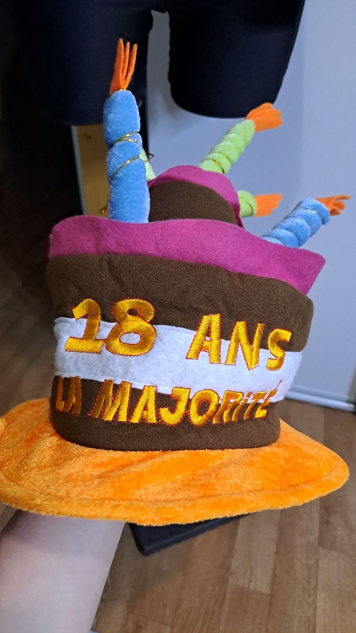 Chapeau 18 ans - photo numéro 2