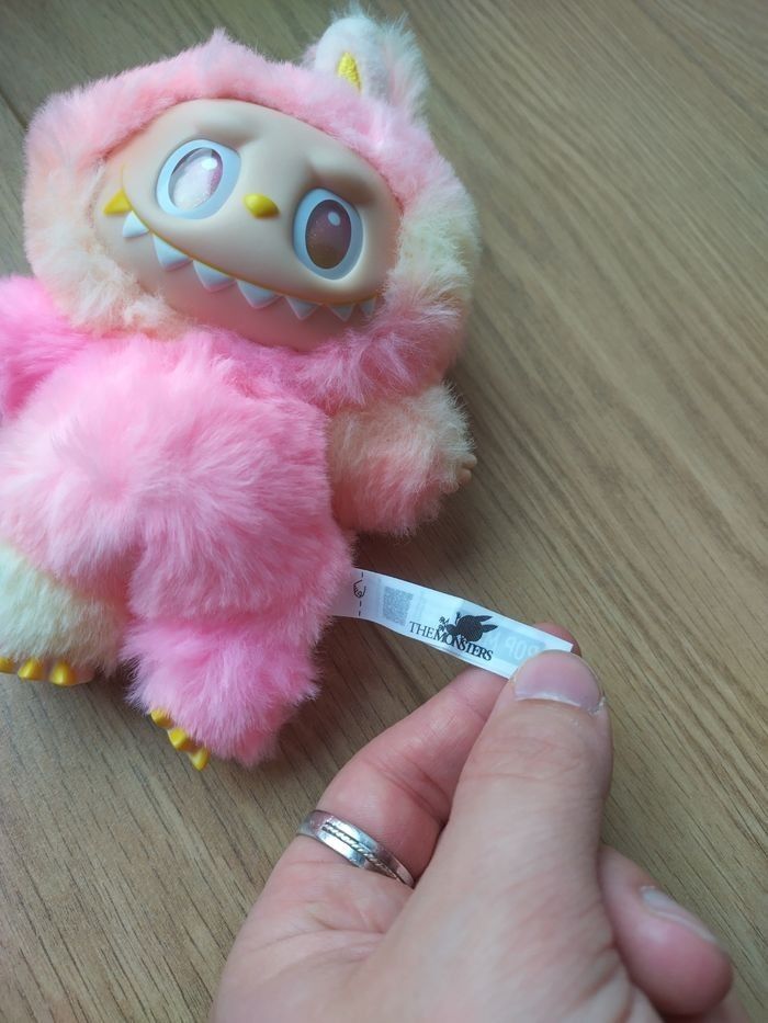 Popmart - Labubu big into energy - "Loyalty" - photo numéro 4