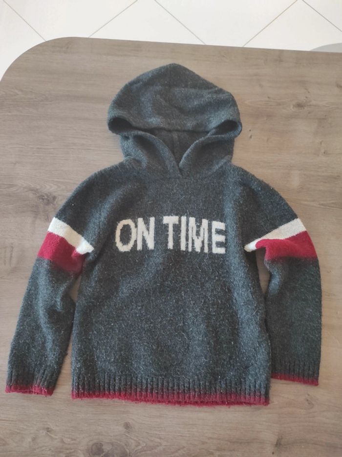 Pull à capuche garçon 6 ans