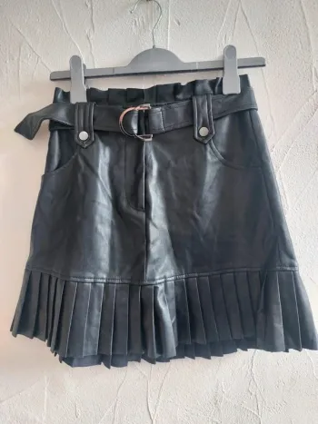 Jupe en simili cuir noir à plis Taille XS