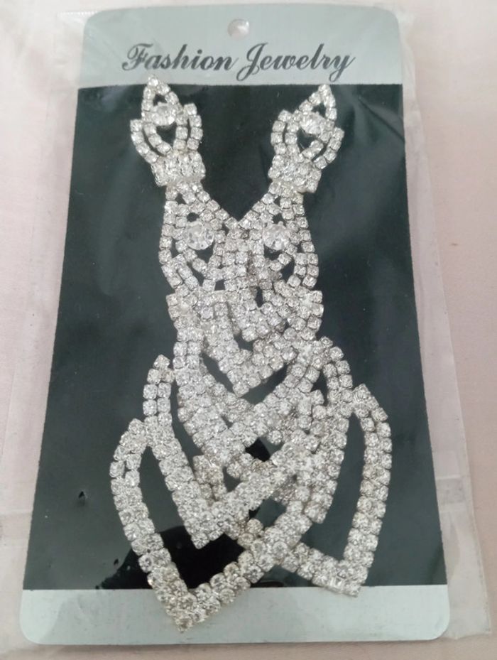 Paire de boucles d'oreilles neuves - photo numéro 2