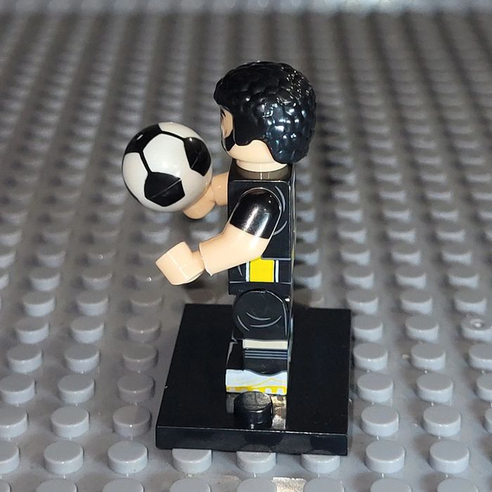 Minifigure / Figurine - Football - Karim Benzema - photo numéro 2