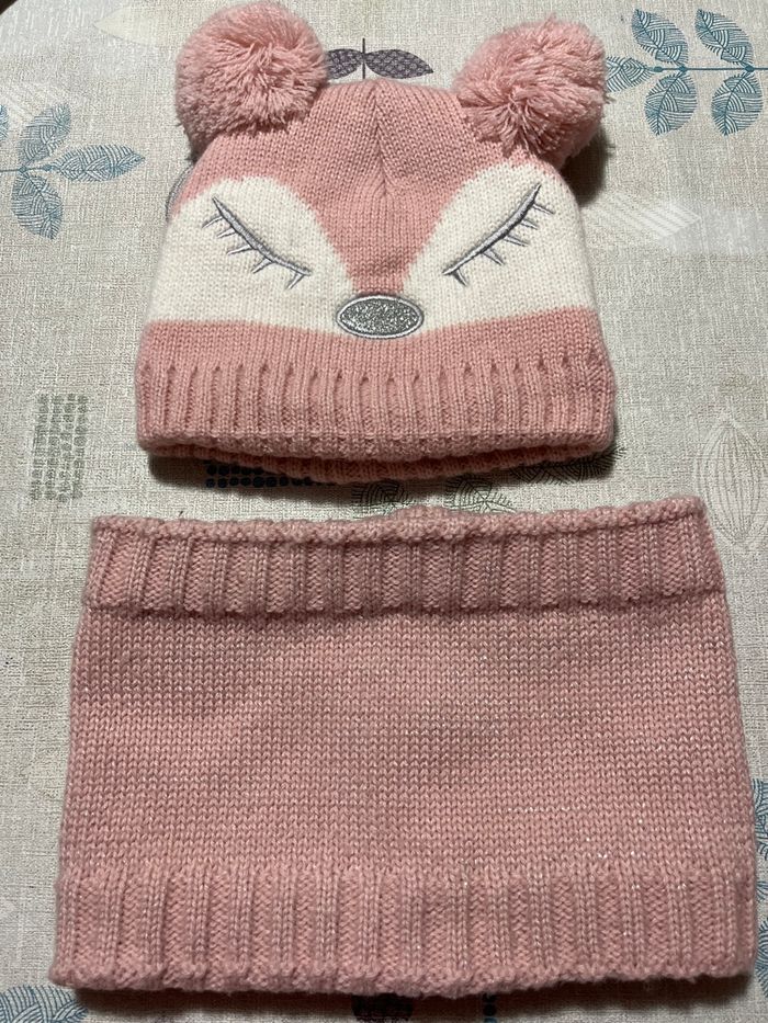 Bonnet et tour de cou